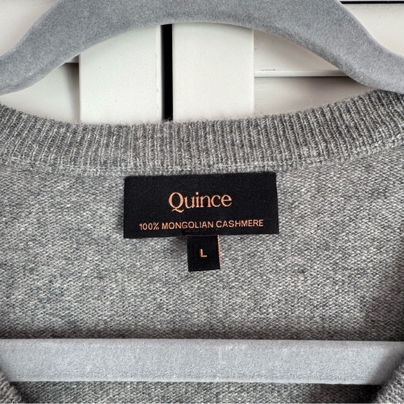 Quince Men’s Mongolian Cashmere V-Neck Sweater Cozy Soft Heather Grey Large - Picture 4 of 9